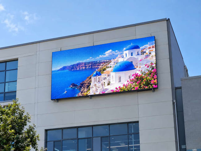 Leadleds P8 outdoor full color LED sign for commercial messages Hauptbild