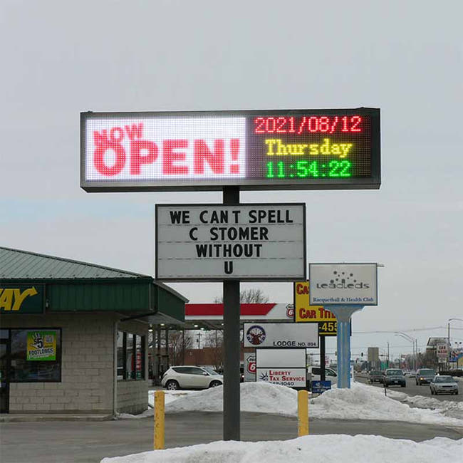Leadleds 66x15in Roadside Signage Led Scrolling Message Display Board Full Color Led Video Screen Image secondaire du produit